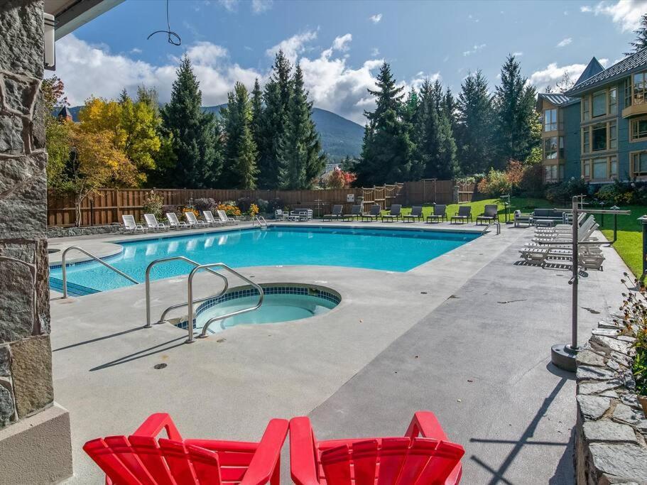 Cascade Lodge Premium Suite, With Pool & Hot Tub Whistler Eksteriør bilde